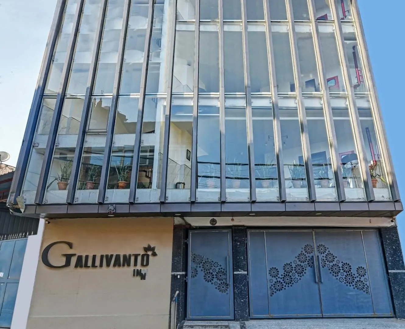 Gallivanto Inn Delhi  Hotel
